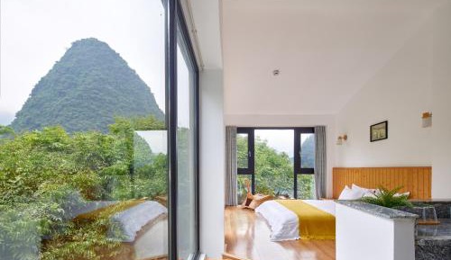 King Room with Mountain View