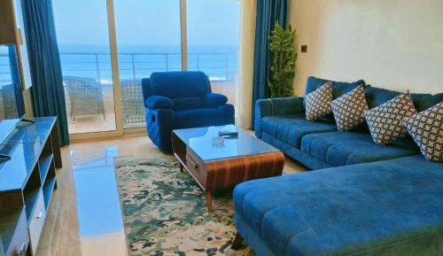 Three-Bedroom Deluxe Apartment