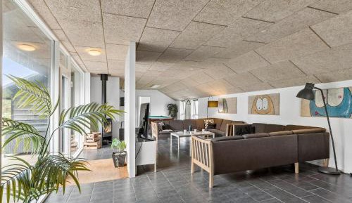 Ten-Bedroom Holiday Home