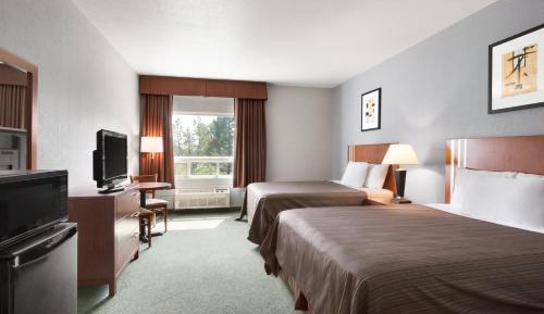 Queen Room with Two Queen Beds - Non-Smoking