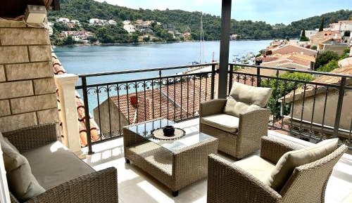 One-Bedroom Apartment with Balcony and Sea View