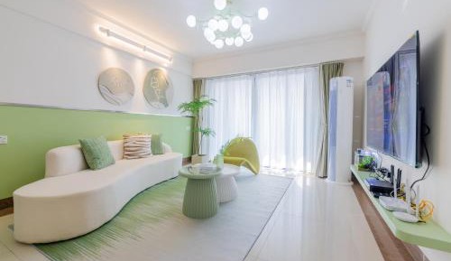 Three-Bedroom Premium Apartment with Balcony