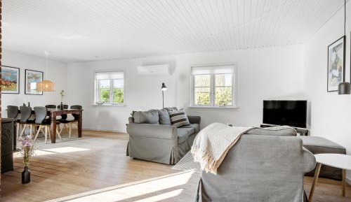 Three-Bedroom Holiday Home 
