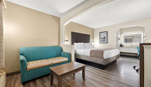 King Room with Sofa Bed - Non-Smoking