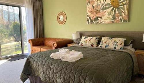 Queen Room with Garden View