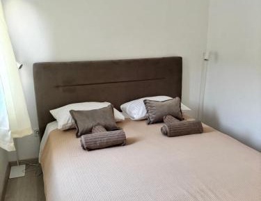 One-Bedroom Apartment with Garden View