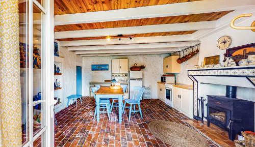 One-Bedroom Holiday Home
