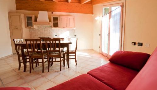 One-Bedroom Apartment with Balcony (4 Adults)