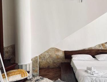 Studio Apartment with King Bed