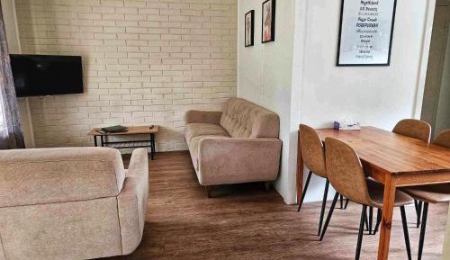 Two Bedroom Apartment - Queen and Two Single Beds