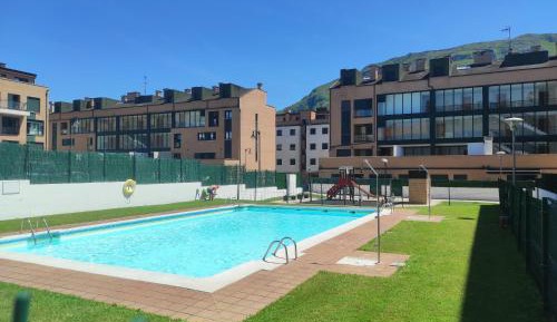 Apartment with Pool View 