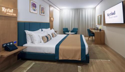 Superior Room - 1 King Bed