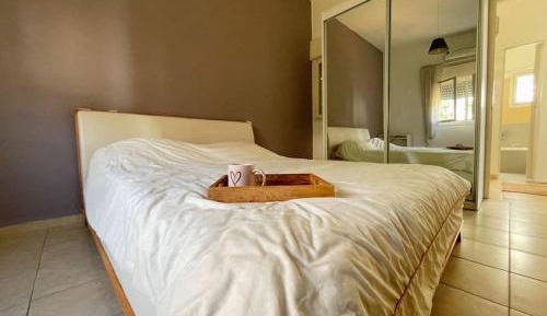 One-Bedroom Deluxe Apartment