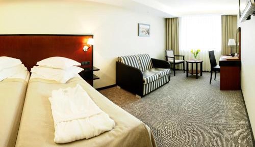 Family Room with Spa access