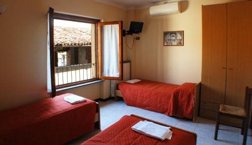 Triple Room with Private Bathroom