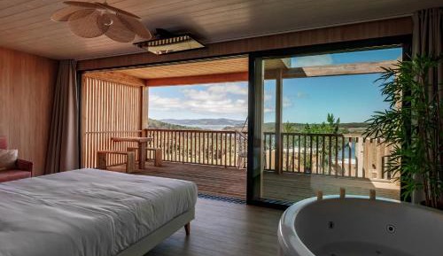 Deluxe Bungalow with Sea View