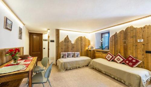 Superior One-Bedroom Apartment with Balcony