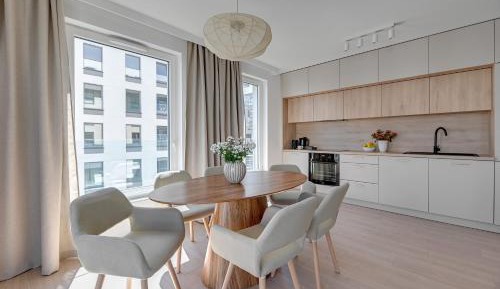 Three-Bedroom Deluxe Apartment