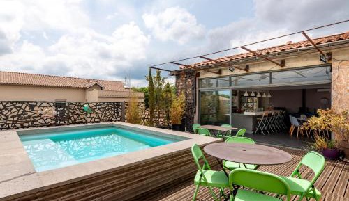 Seven-Bedroom Apartment