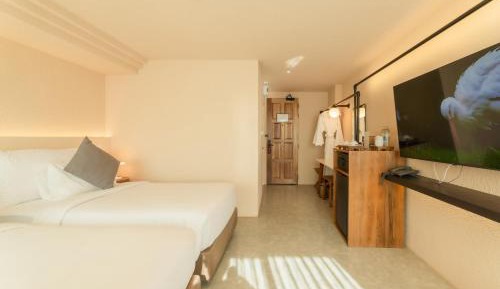 Deluxe Mountain View with Bathtub