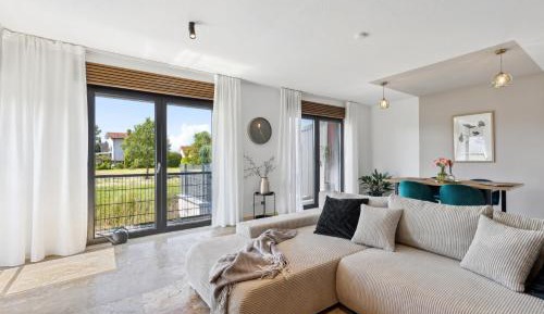 One-Bedroom Apartment with Garden View
