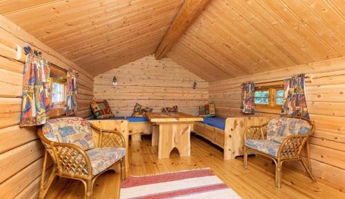 Standard Twin Room with Shared Bathroom