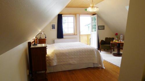 Deluxe Double or Twin Room with Balcony