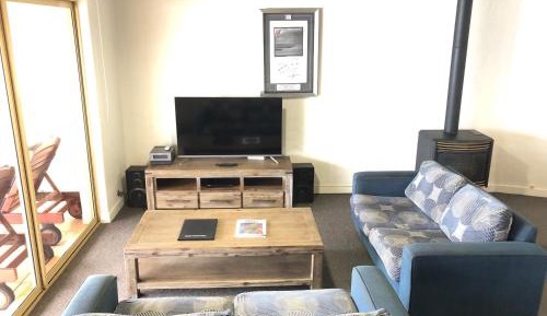Two-Bedroom Apartment Ocean Front U/Stairs