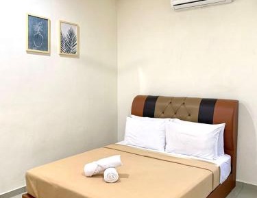 Standard Queen Room