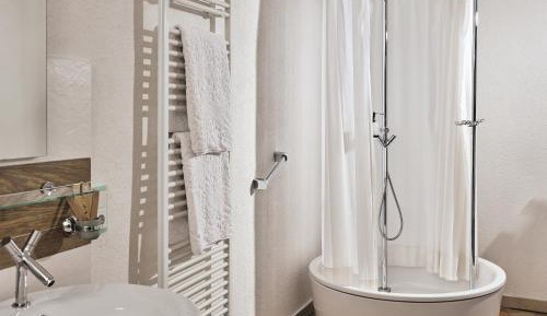 Deluxe Double Room with Bath