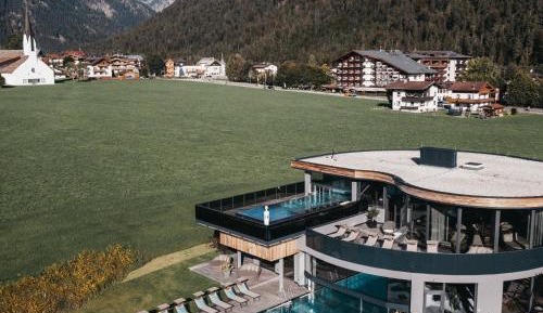 Apartment with Mountain View
