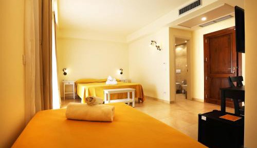 Triple Room with Garden View