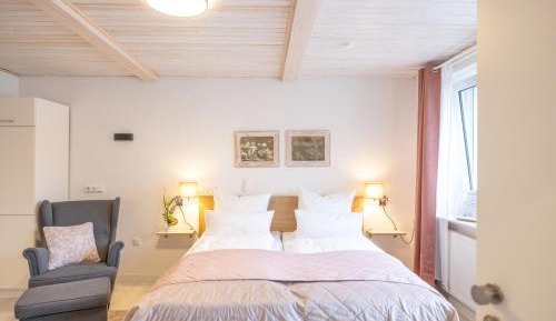 Superior One-Bedroom Apartment