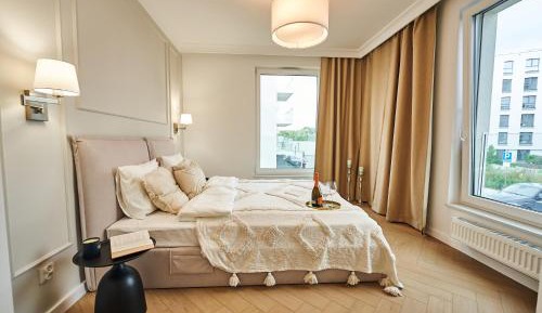 Three-Bedroom Apartment with Balcony
