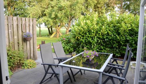 Apartment with Garden View