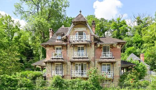 Six-Bedroom House