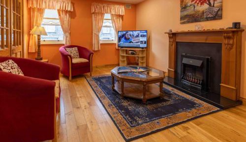 Two-Bedroom Deluxe Apartment