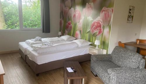 Deluxe Two-Bedroom Apartment with Garden View