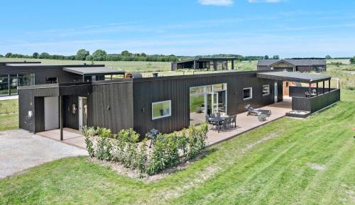 Six-Bedroom Holiday Home