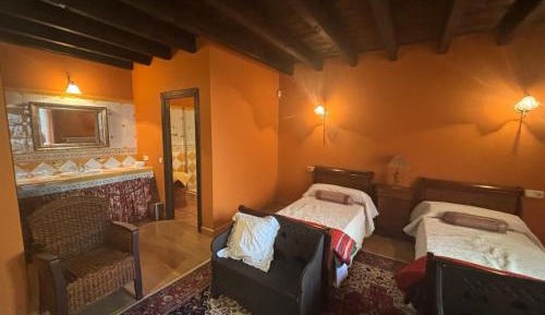 Double Room with Private Bathroom