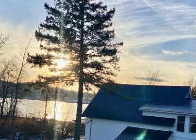 Four-Bedroom Apartment with Lake View