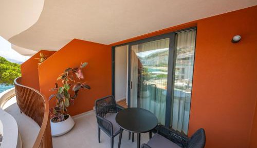 Deluxe Double Room with Balcony