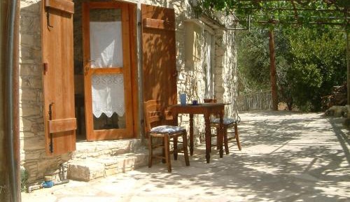 Studio (2 Adults)