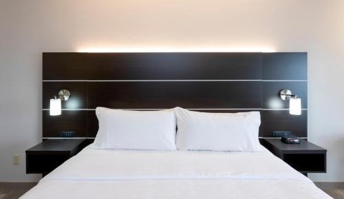 Queen Room - Mobility/Hearing Access - Non-Smoking 