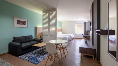 Queen Studio Suite
