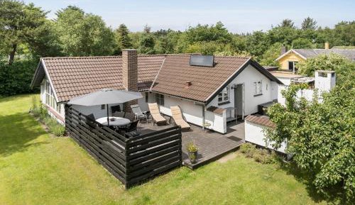 Three-Bedroom Holiday Home 