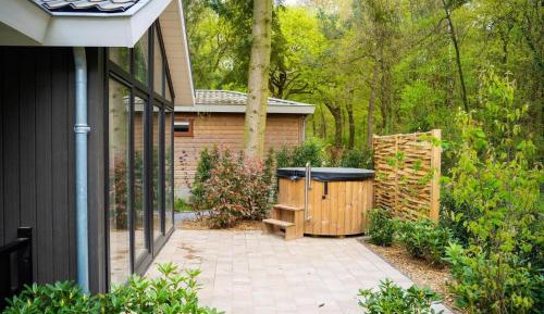 Bungalow with Patio