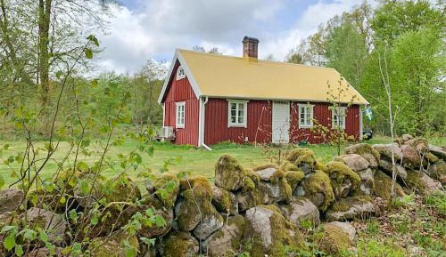 One-Bedroom Holiday Home