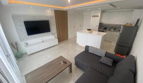 One-Bedroom Apartment with Terrace