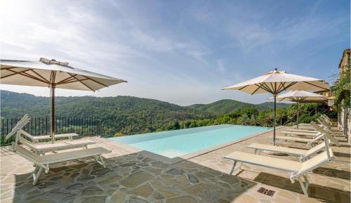 Eight-Bedroom Holiday Home